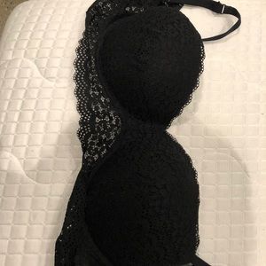 Black lacey bra